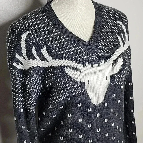J. Crew Intarsia Reindeer Wool V-neck Sweater size M - Picture 8 of 12